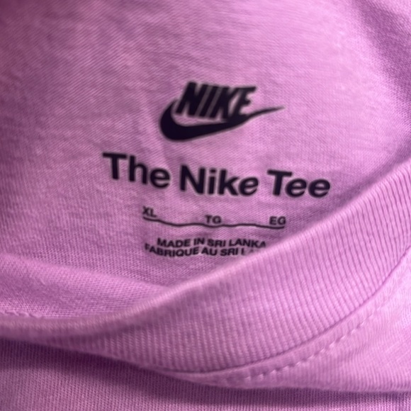 The Nike Tee- Size XL - Picture 5 of 6